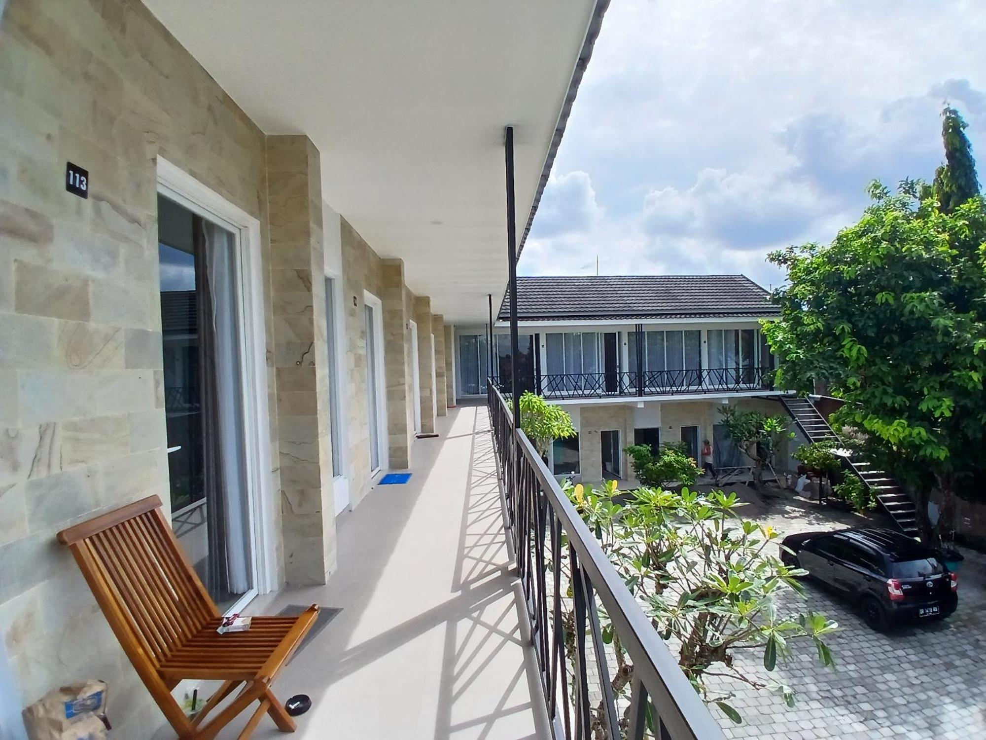 Zavana Rooms & Restaurant Tanjungkarang 외부 사진