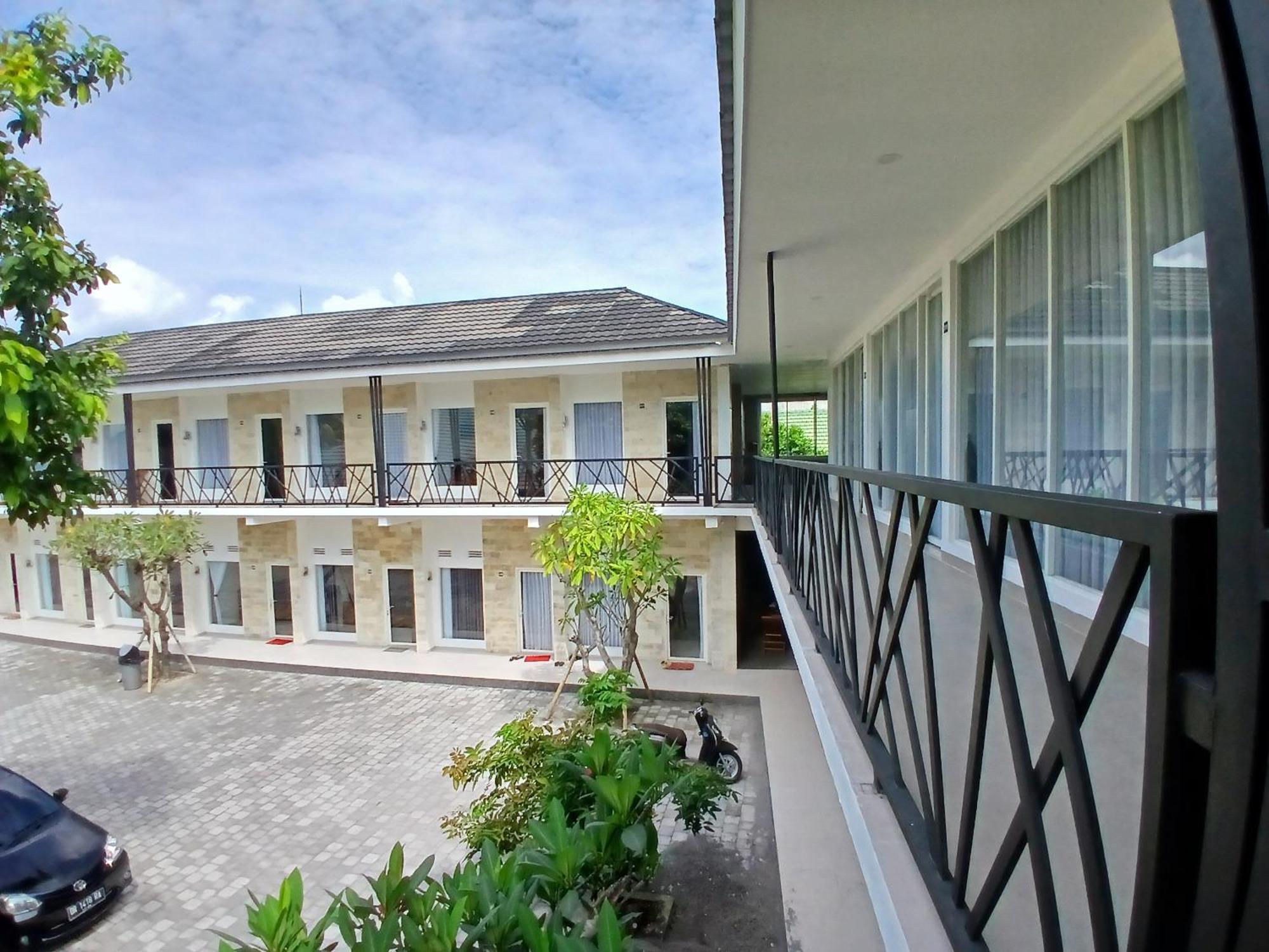 Zavana Rooms & Restaurant Tanjungkarang 외부 사진