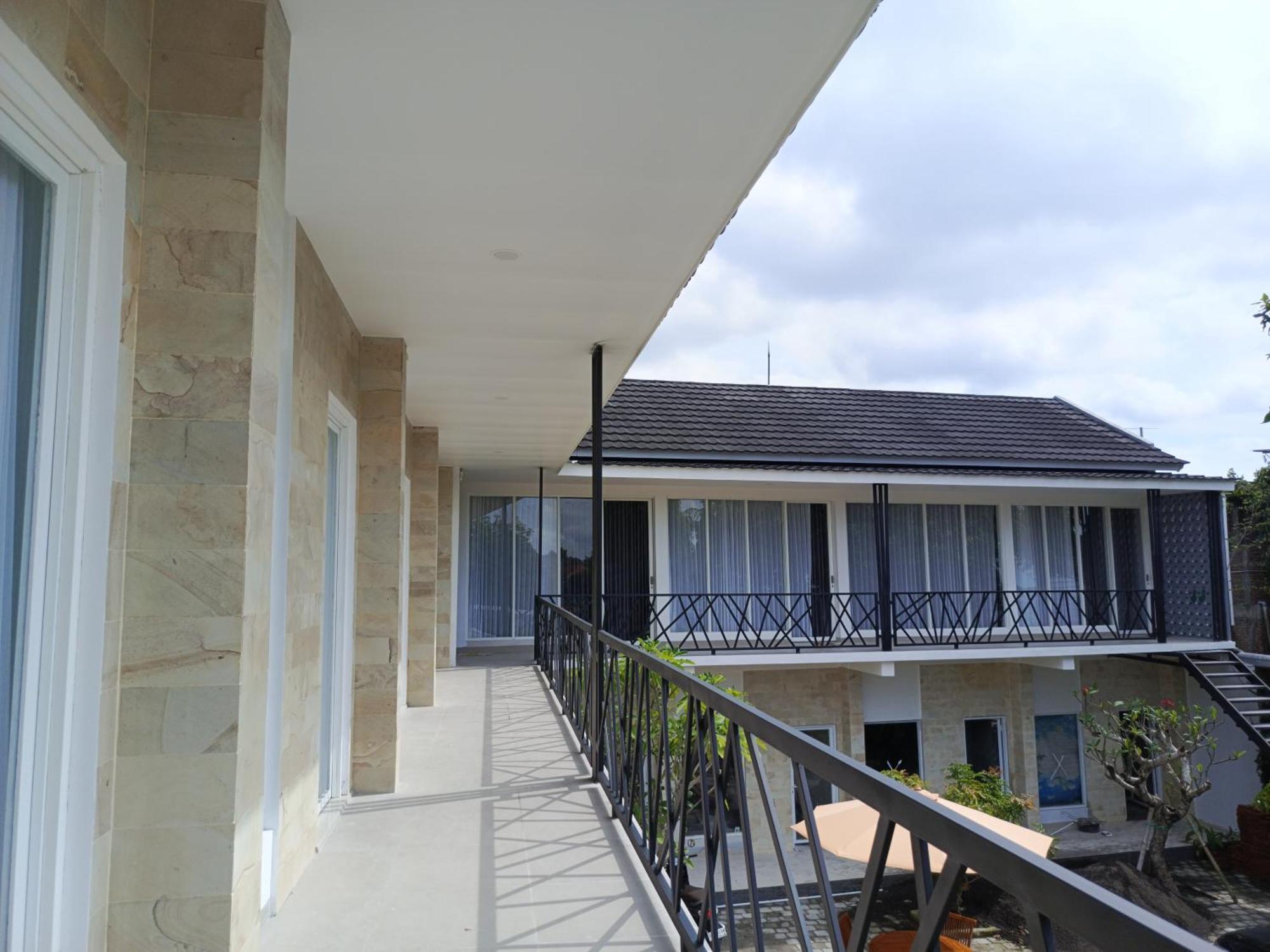 Zavana Rooms & Restaurant Tanjungkarang 외부 사진