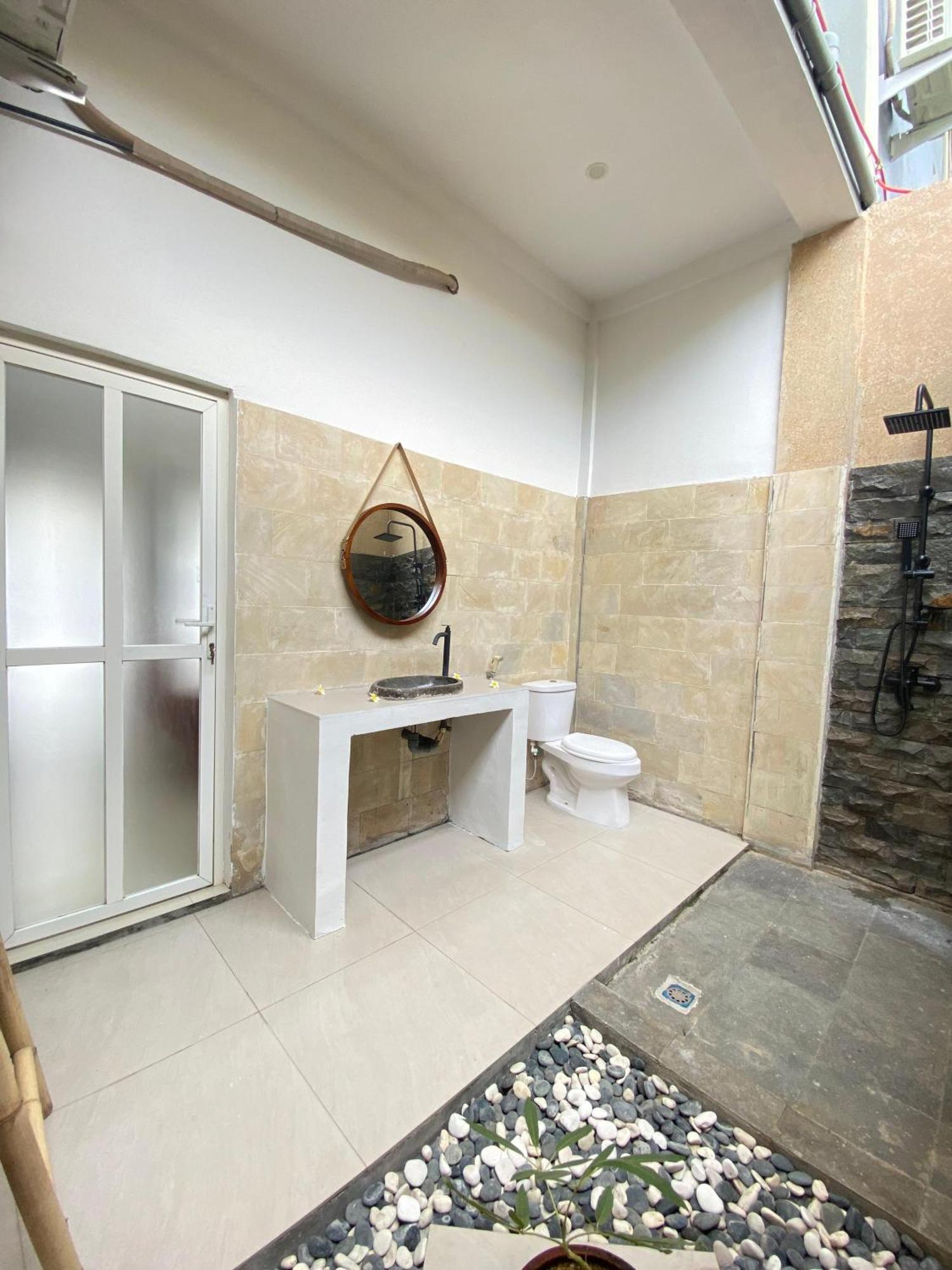 Zavana Rooms & Restaurant Tanjungkarang 외부 사진